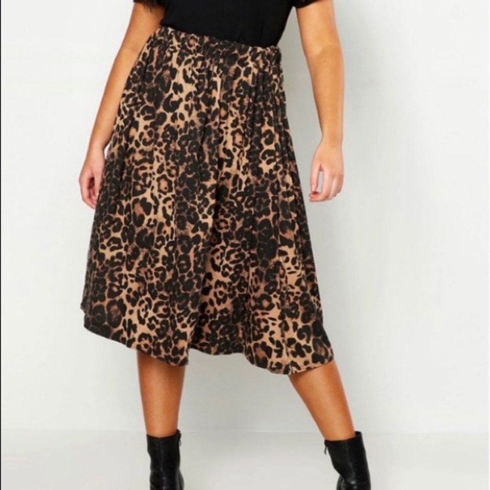 Boohoo plus Leopard Skirt